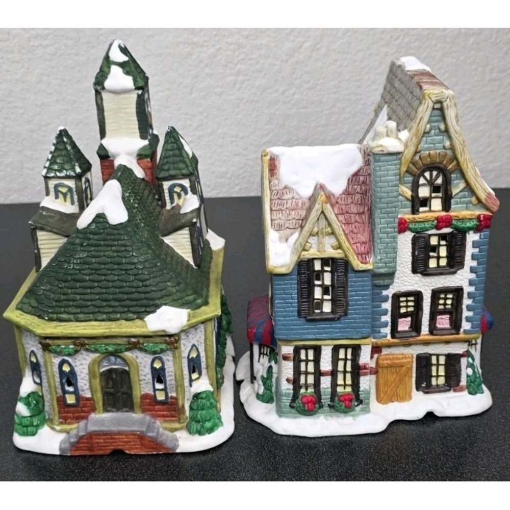 2pc CHRISTMAS VILLAGE PORCELAIN SNOW CHURCH Bakery HOUSE Decor Holiday‎ Town